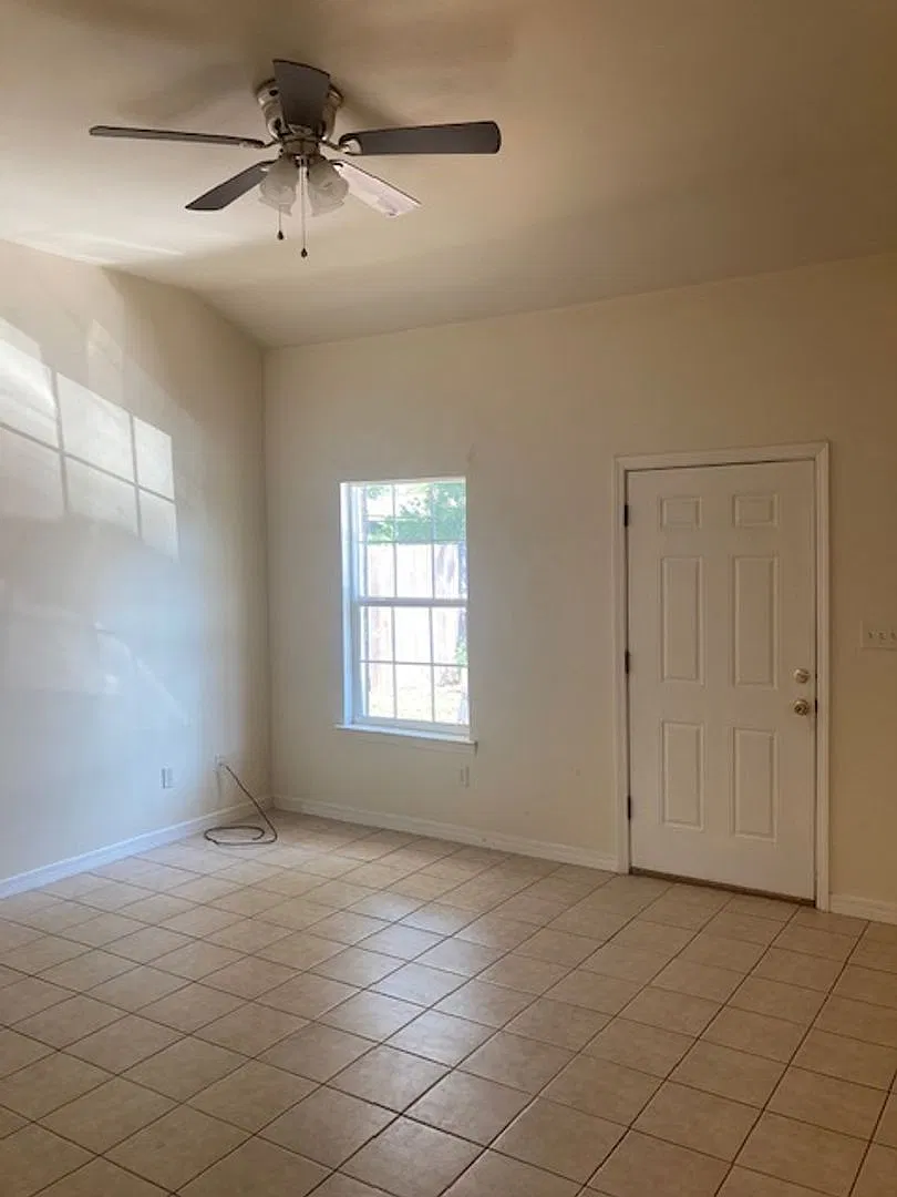 821 Hardy Avenue — Photo 4