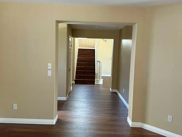 2552 Valley Waters Ct — Photo 19