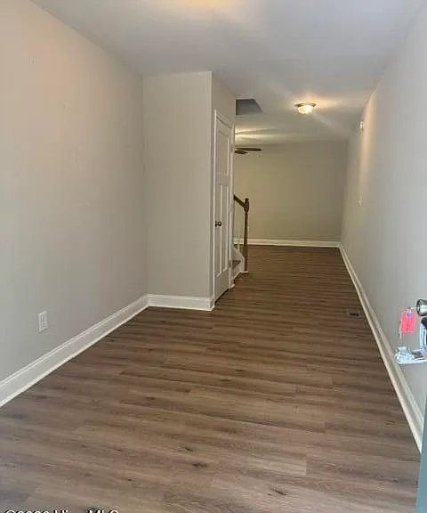 1050 W Indiana Ave — Photo 3