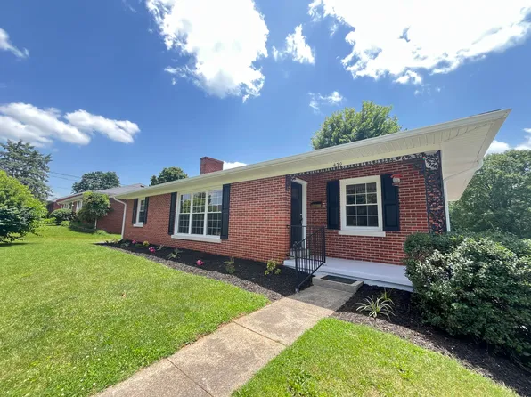430 College Mnr, Harrodsburg, KY 40330