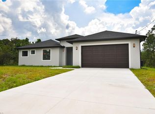 2605 50th St W, Lehigh Acres, FL 33971