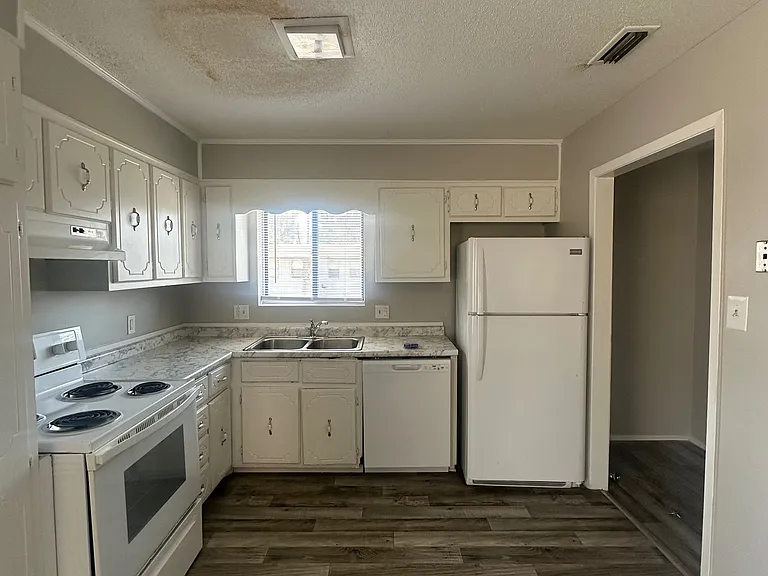 1199 Melody Ln #A4 — Photo 4