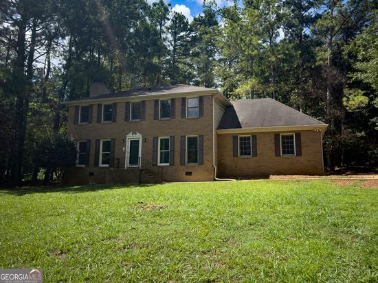 165 Forest Lake Dr, Fayetteville, GA 30215