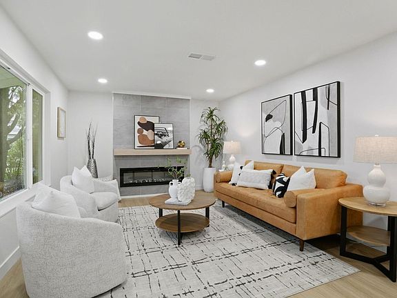 3rd image of 4923 Corbin Ave