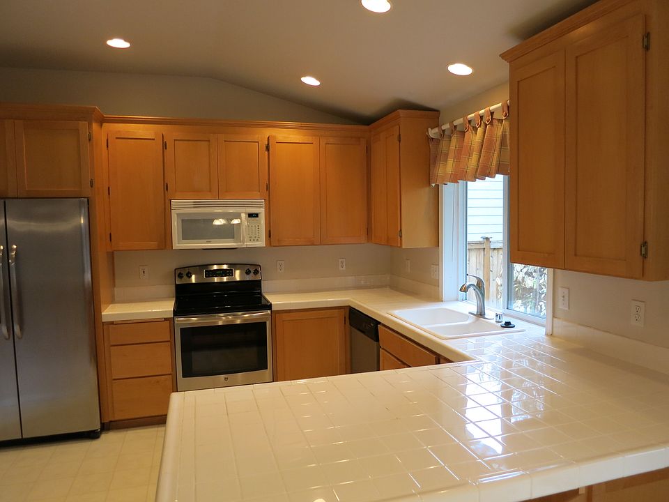 1st image of 16914 95th Ave E