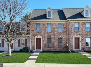 152 Crown Pointe Dr, York, PA 17402