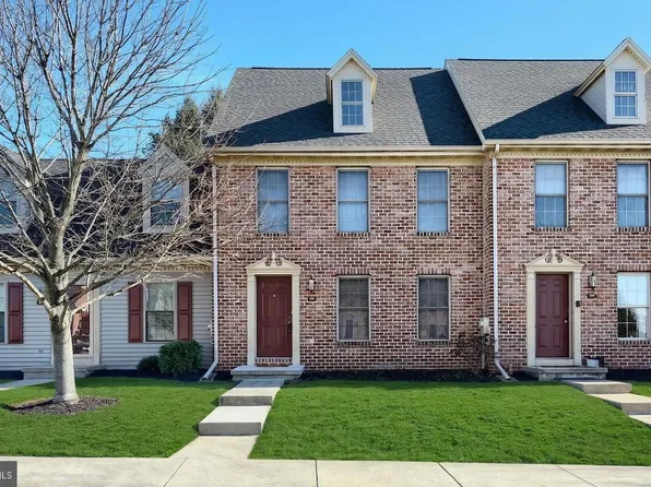 152 Crown Pointe Dr, York, PA 17402