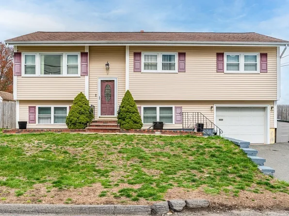 2 Lorenzo Rd, Lawrence, MA 01843