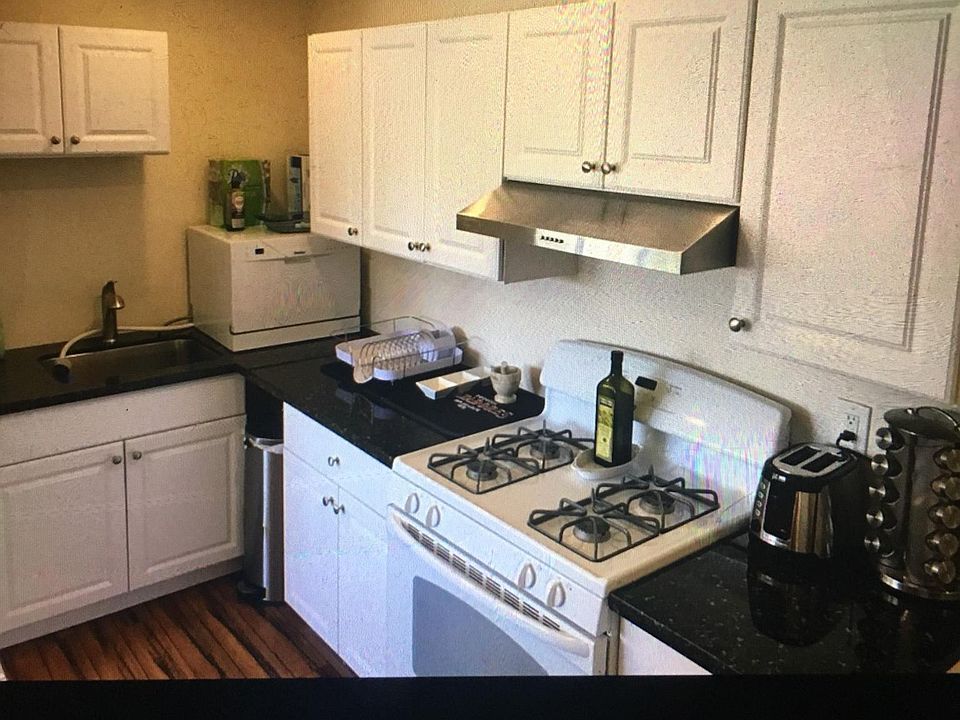 1st image of 1001 El Camino Real #4