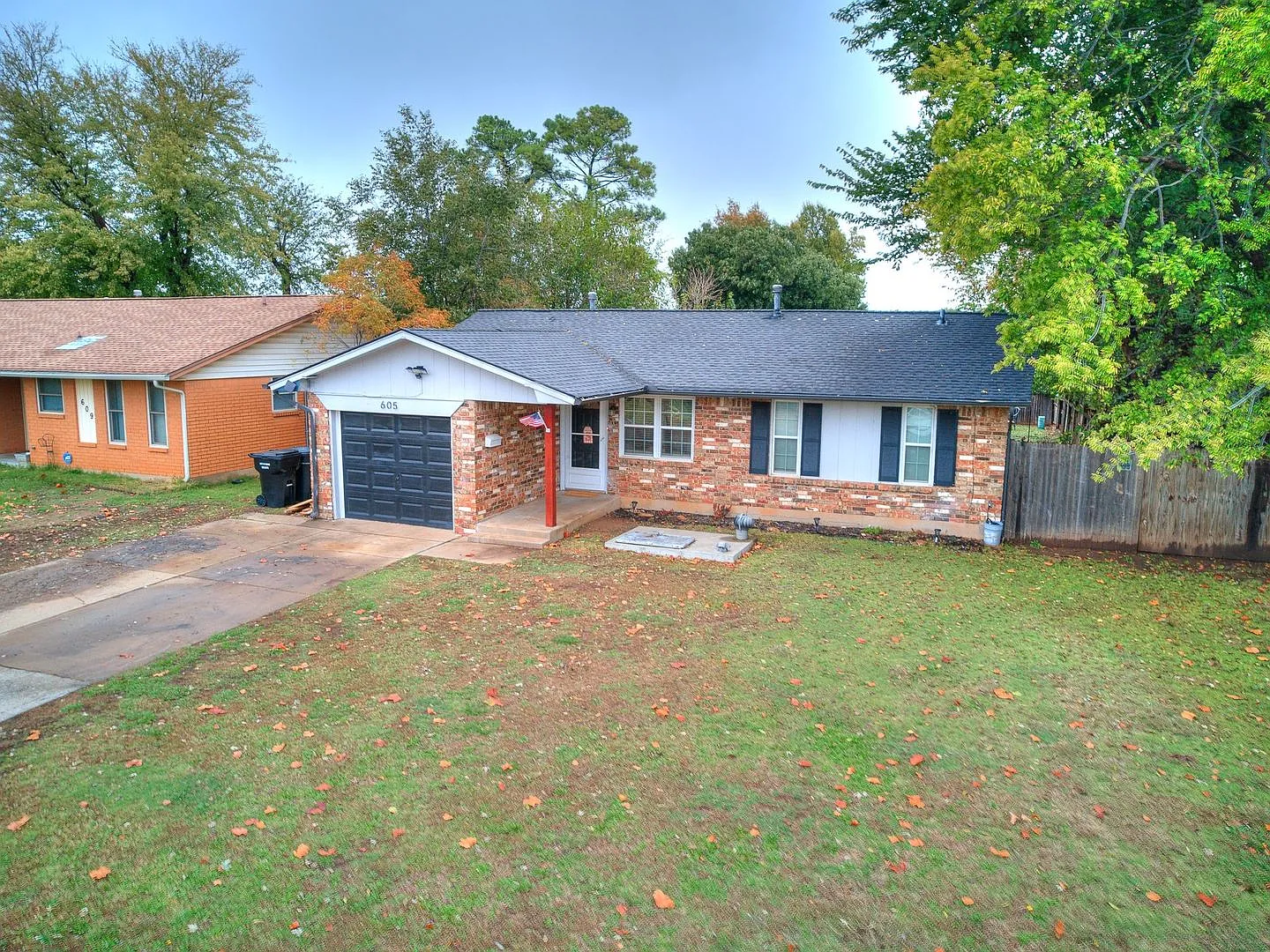 605 SW 10th ST Moore, ok 73160 — Photo 1