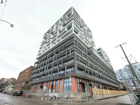 9 Tecumseth St N, Toronto, ON