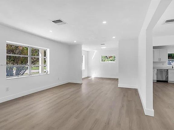 5th image of 21241 NE 2nd Ave #A
