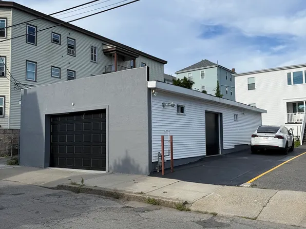 430 Alden St, Fall River, MA 02723