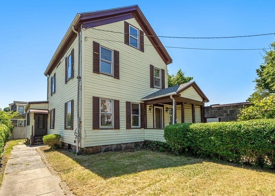 1st image of 4 Magnolia Pl