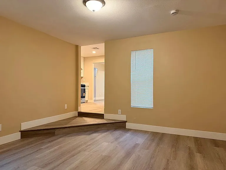 1550 N Pershing Ave — Photo 17