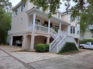 109 Southpoint Dr, Saint Simons Island, GA 31522