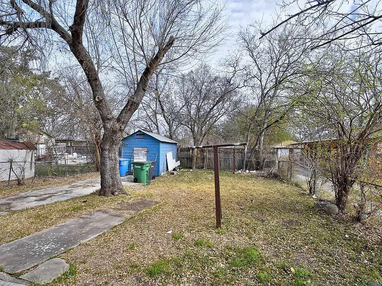 1314 N Sabinas St — Photo 18