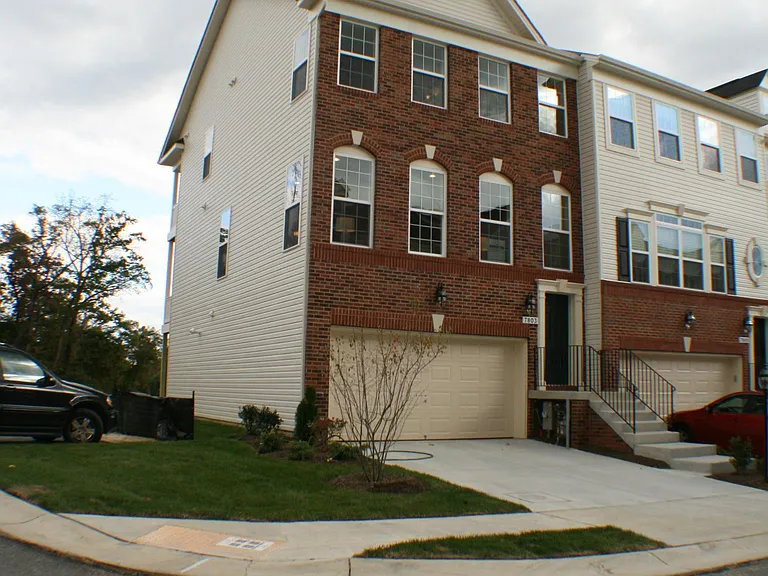 1610 Sun High Ter — Photo 3