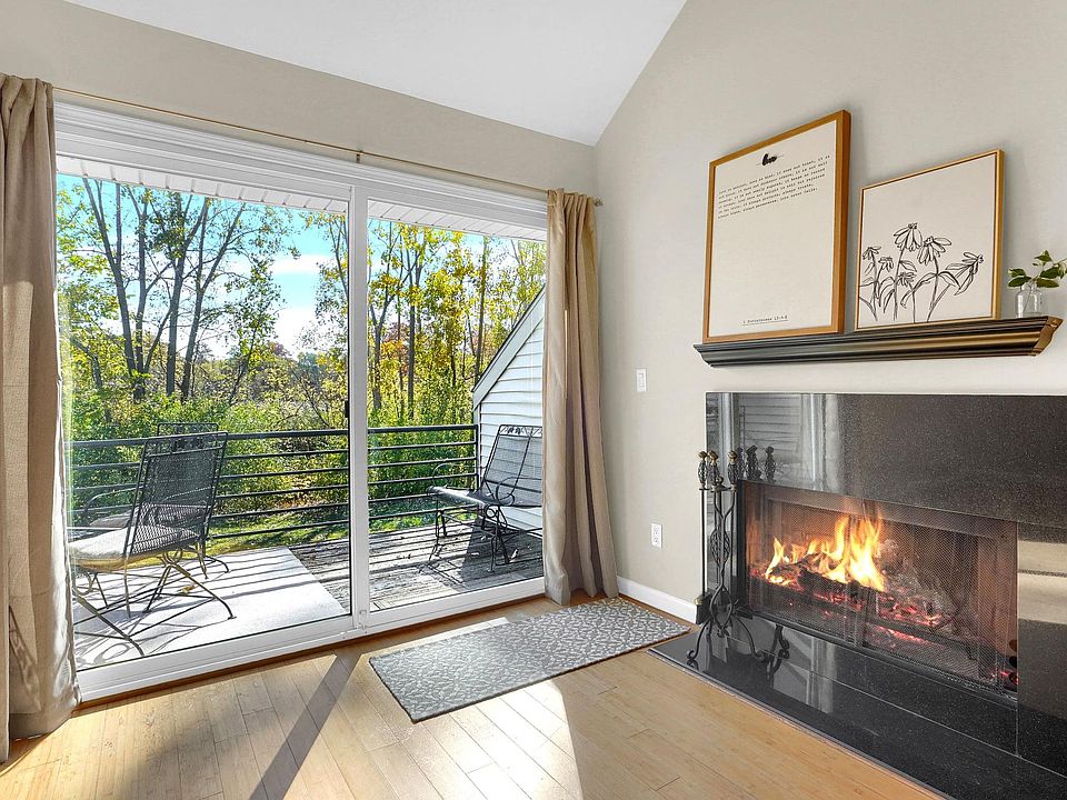 1st image of 2779 Davison Ave