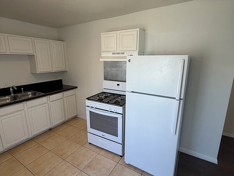3004 E 18th St E #3004 — Photo 7
