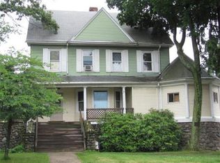 129 Burncoat St, Worcester, MA 01605