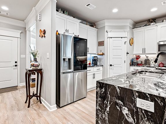 2nd image of 7316 Stonehenge Dr