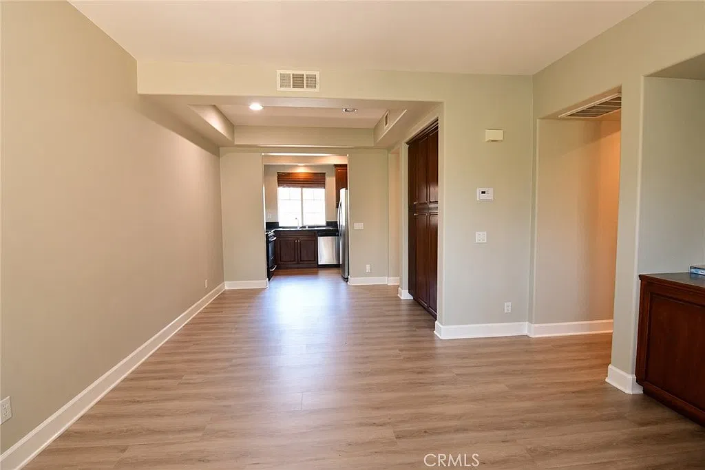 2 bed, 1279 sqft, $3,500 — Photo 2