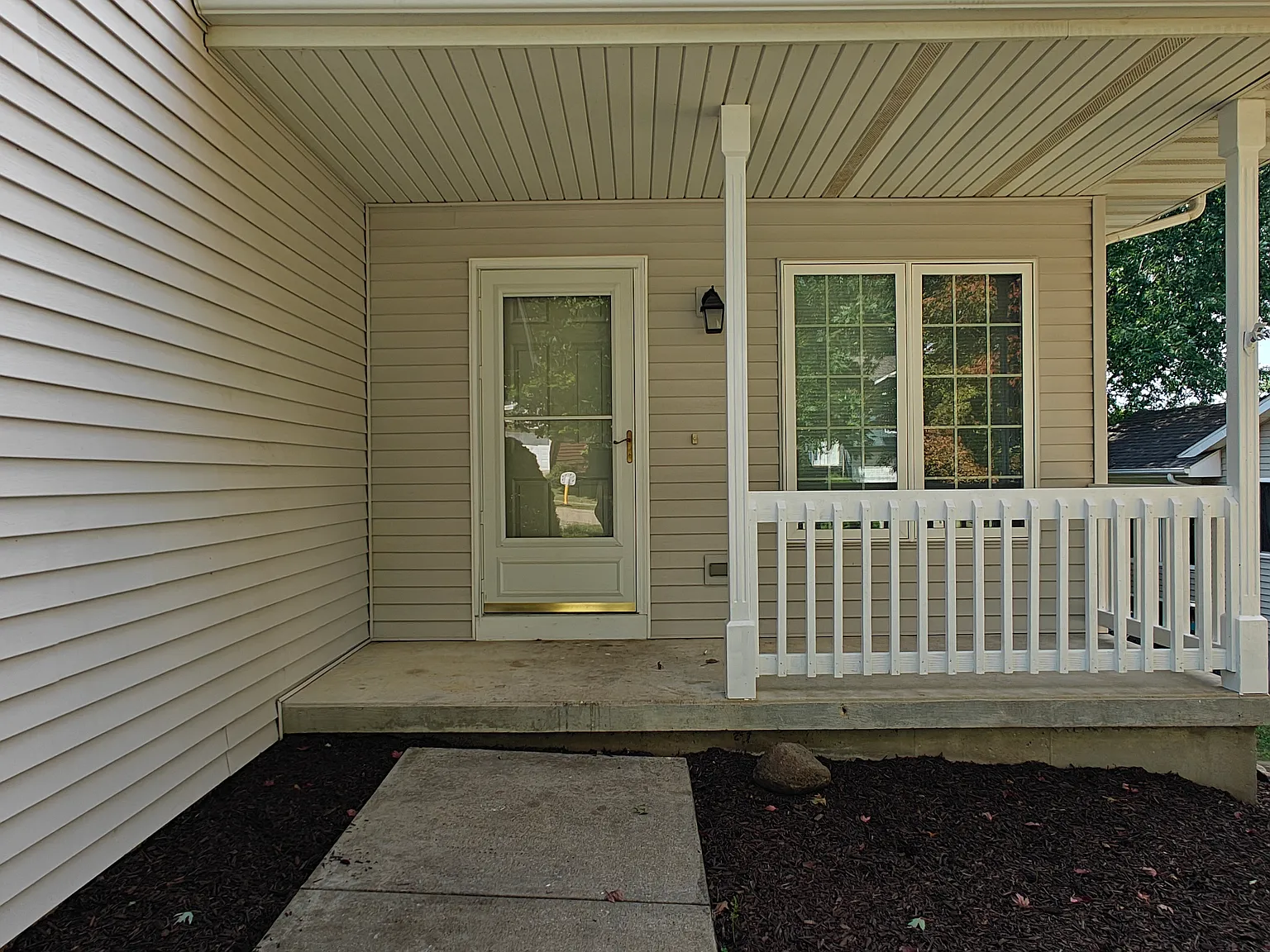 4 bed, 2.5 bath, 1996 sqft, $2,950 — Photo 3