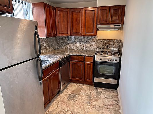 2nd image of 7552 113th St APT 6F