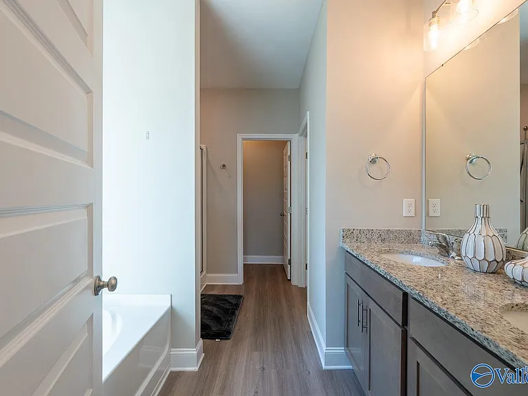 106 Elaina Grey Ct — Photo 14