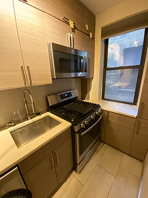 Rented by Apartment Luxe Realty Group, Inc | media 48