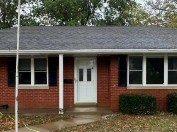 211 Indian Meadow Dr, Jefferson City, MO 65101