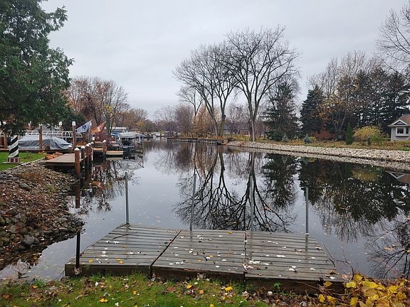 4th image of 5121 Island View Dr