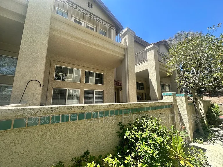 674 Warwick Ave — Photo 34
