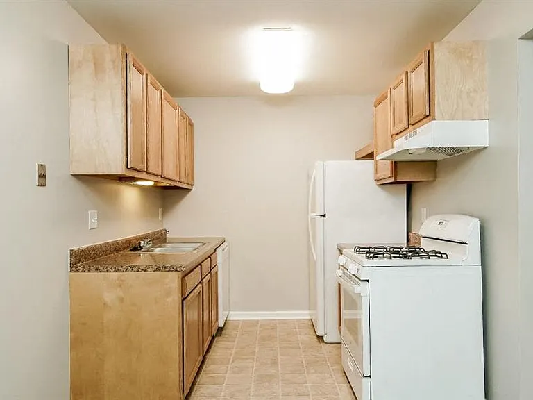 Residences at Grand Blanc Apartments - Grand Blanc, MI — Photo 24