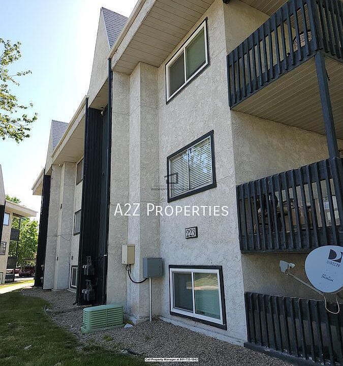 1st image of 223 Hill Ave APT 2