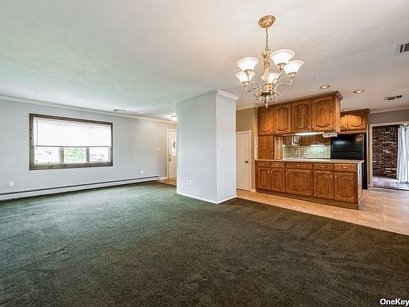 3rd image of 3885 Darby Ln