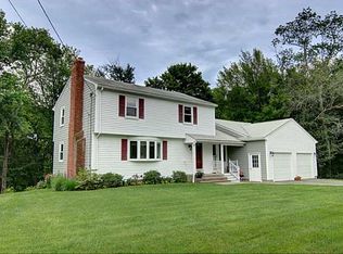 16 Macintosh Dr, Smithfield, RI 02828