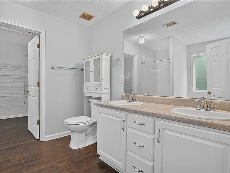 325 Shadowbrooke Cir — Photo 22