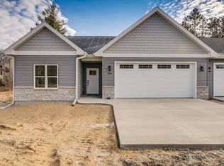 N866 Golf Rd #8, Prairie Du Sac, WI 53578