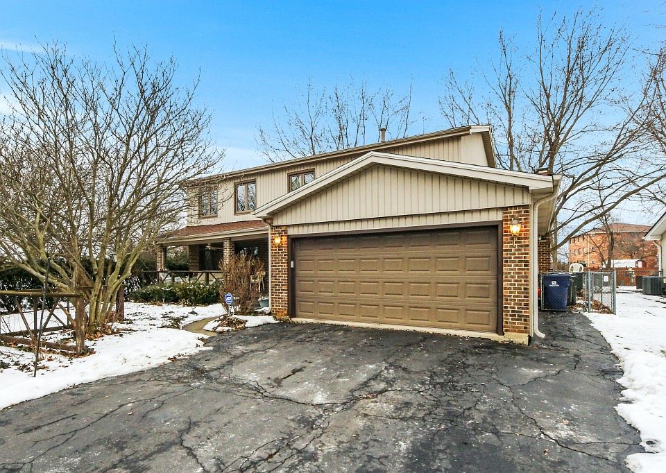 1st image of 205 N Whispering Hills Dr