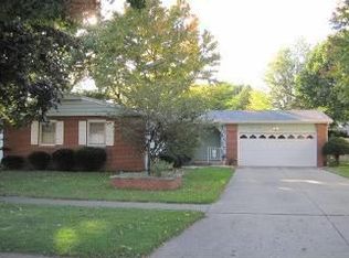 905 Frank Dr, Champaign, IL 61821