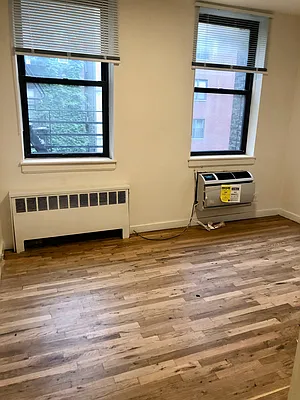 Rented by SP Brokerage Inc | media 22