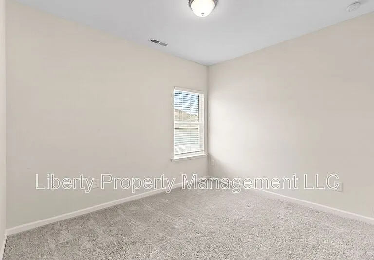 433 Troy Dr — Photo 15