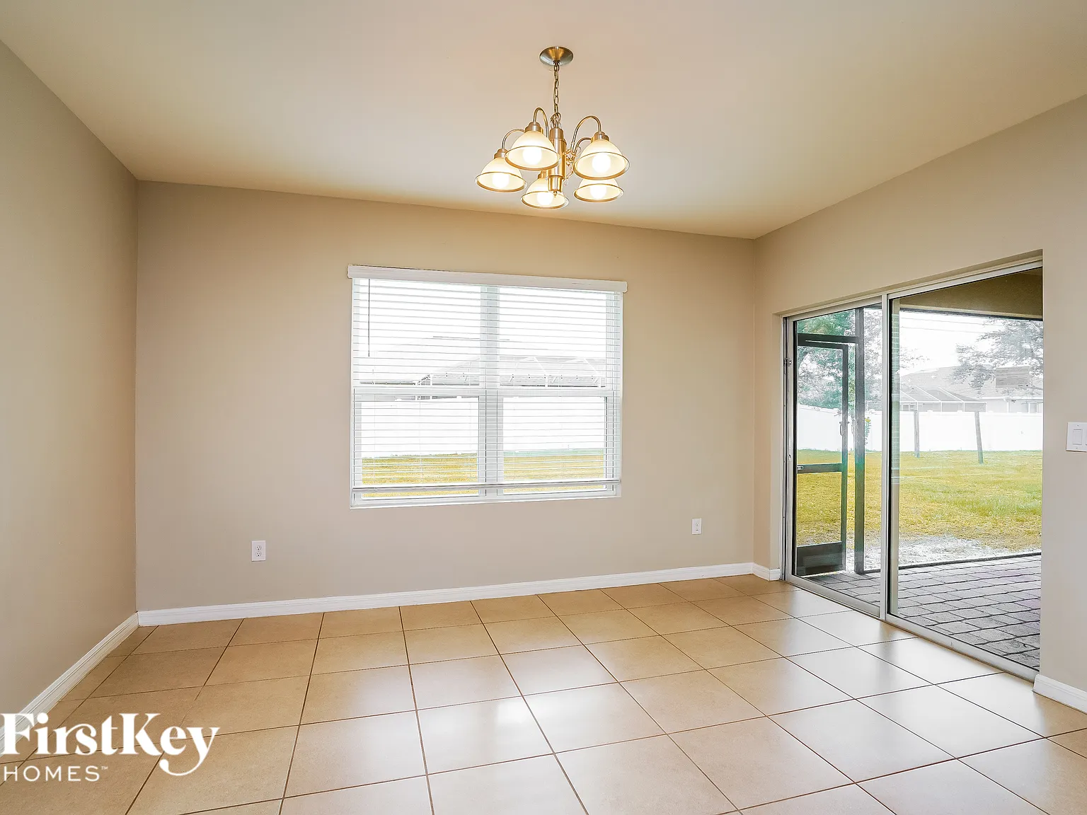 4 bed, 2.0 bath, 2090 sqft, $2,665 — Photo 4