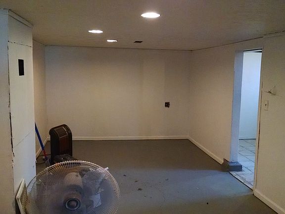 5th image of 2841 N Pine St