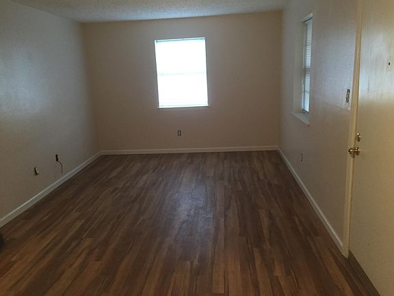 4th image of 2301 Edenborn Ave APT 1006