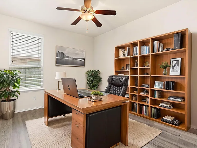 23607 Legano Dr — Photo 15