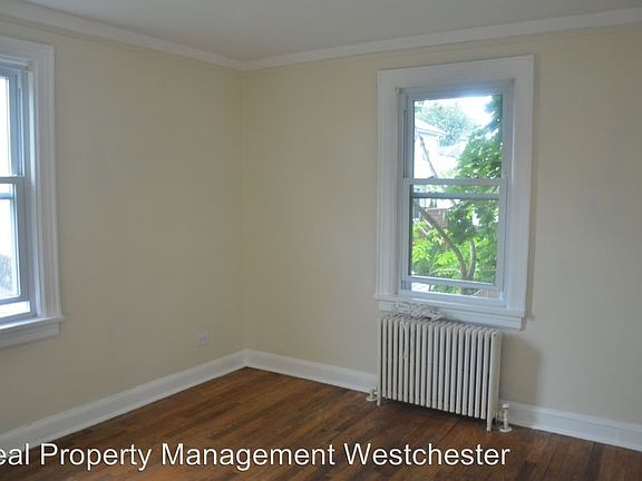 3rd image of 222 Washington St APT B