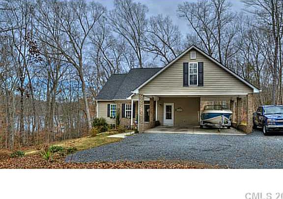 3rd image of 318 Tamarind Dr